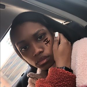 Meet your Posher, Aja kiara